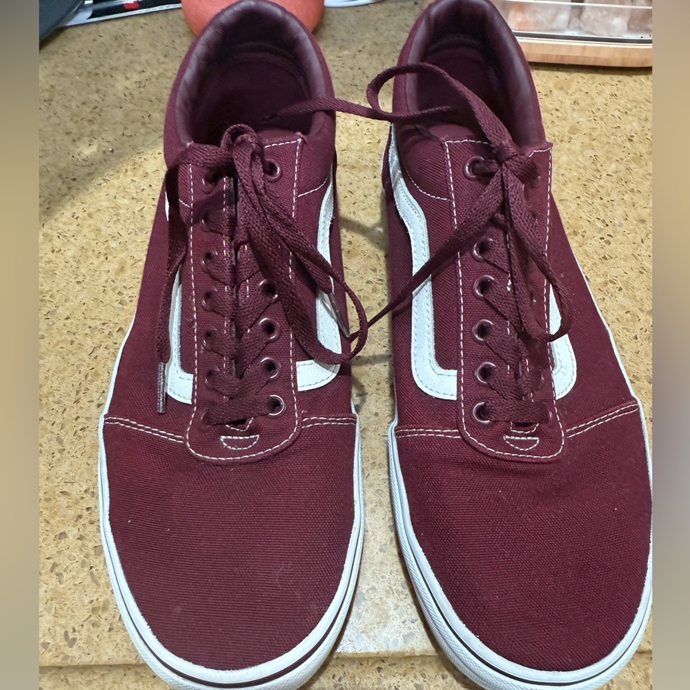 Vans Old Skool Men's Size 10.5 Burgundy Canvas  Sneaker Lace Up Low Top